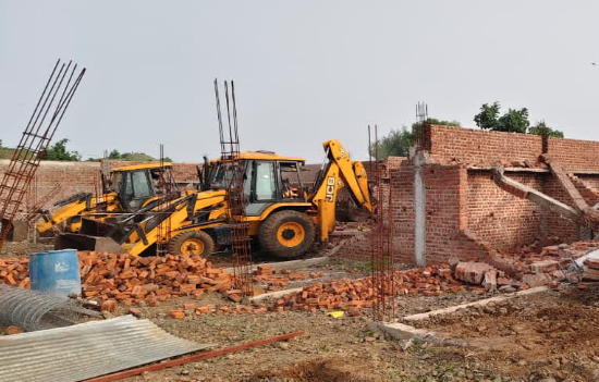 झालावाड़ में नशा तस्करों की अवैध संपत्तियों पर बुलडोजर