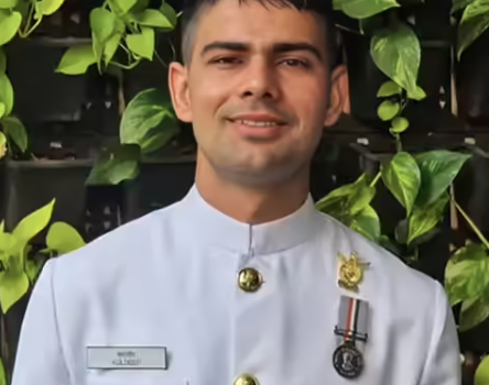 जन्मदिन पर तिरंगे में लौटा नौसेना जवान, गांव में मातम