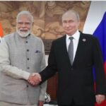 कालीघाट मंदिर में मछली भोग खाते दिखे शुभेंदु अधिकारी, BJP बोली- खत्म हो मांसाहार पर विवाद